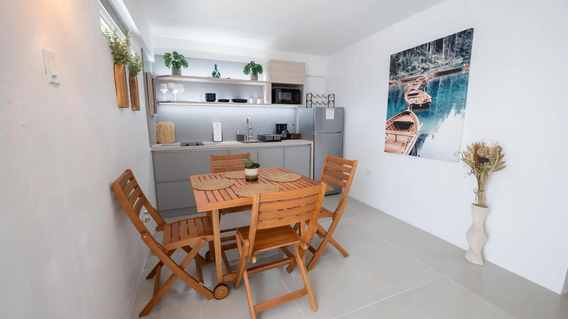 Oceanfront 5Br Oasis W Decks & Direct Beach Access Mayagüez Semesterbostad