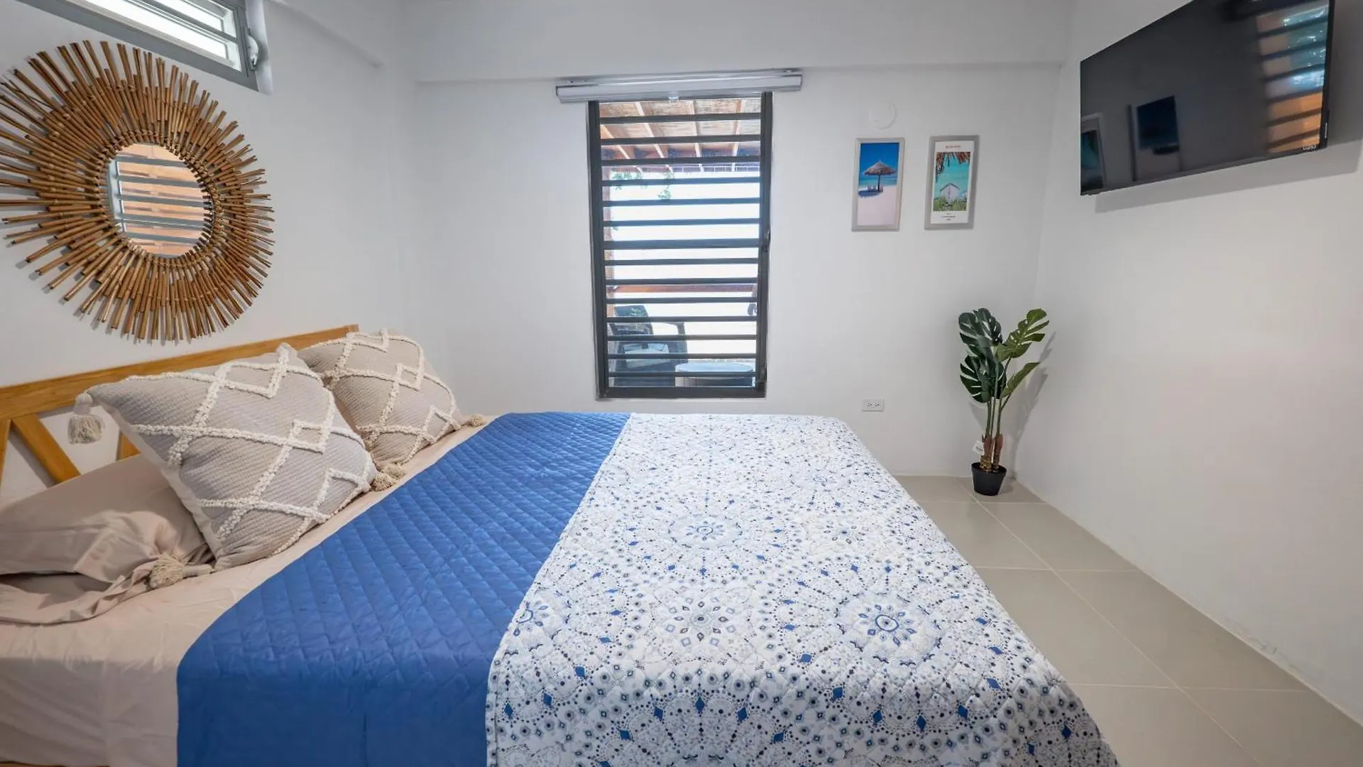 Semesterbostad Oceanfront 5Br Oasis W Decks & Direct Beach Access Mayagüez Puerto Rico