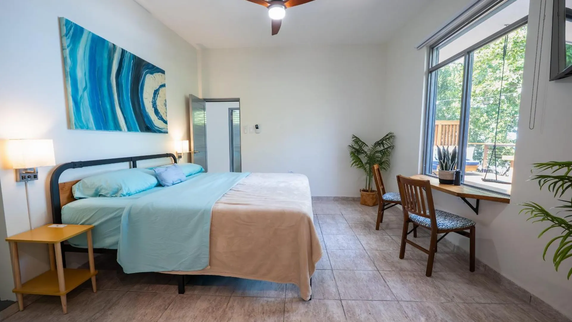 Semesterbostad Oceanfront 5Br Oasis W Decks & Direct Beach Access Mayagüez