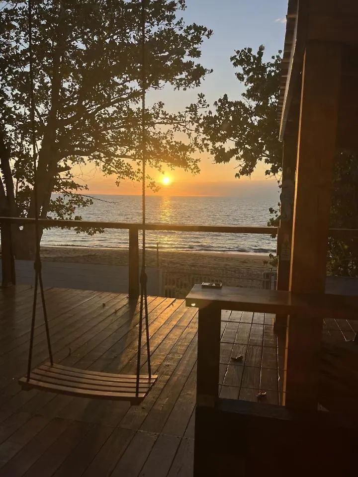 Semesterbostad Oceanfront 5Br Oasis W Decks & Direct Beach Access Mayagüez