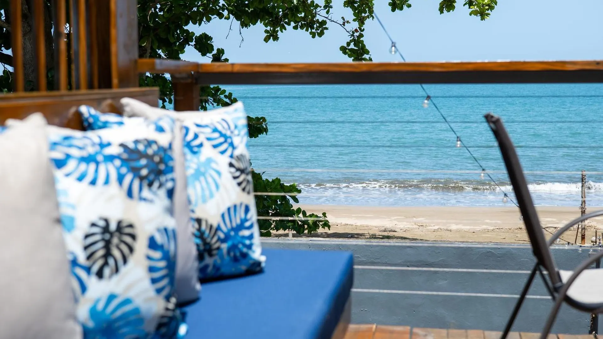 Semesterbostad Oceanfront 5Br Oasis W Decks & Direct Beach Access Mayagüez Puerto Rico